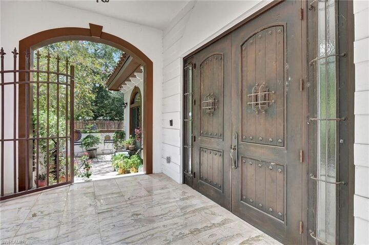 Property Photo: 2605 64th St SW FL 34105
