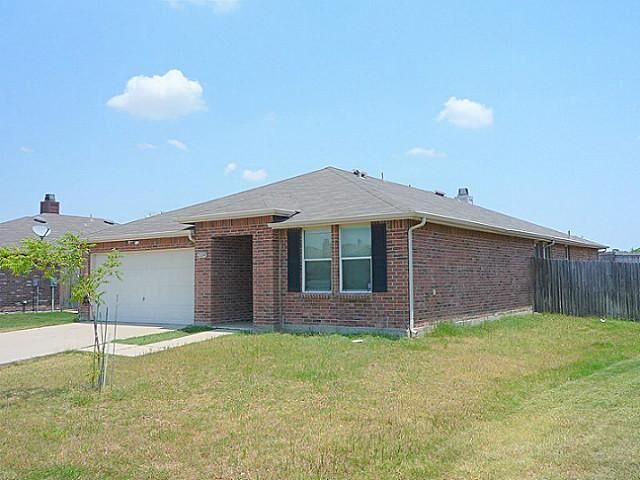 Property Photo: 2604 Annalea Lane TX 75068