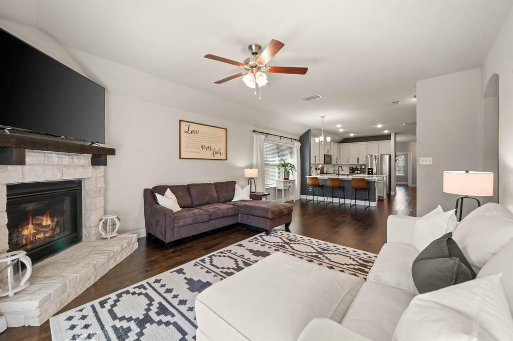 Property Photo: 11816 Wulstone Road TX 76052