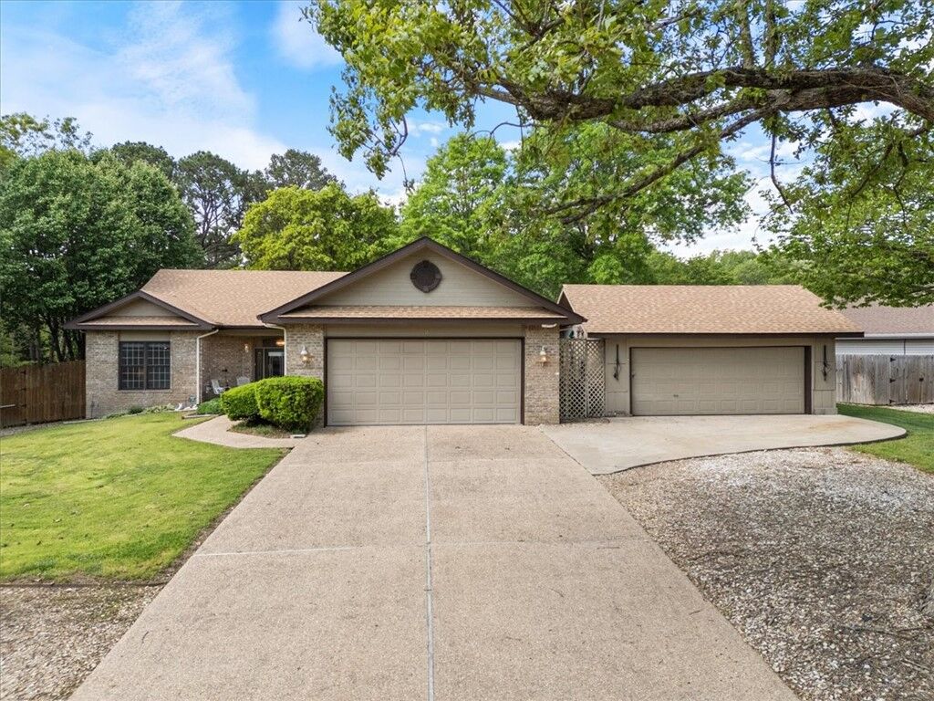 Property Photo:  2 Breton Lane  AR 72715 