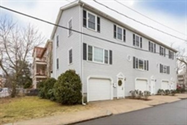 Property Photo: 18 Plainfield St 18 MA 02130