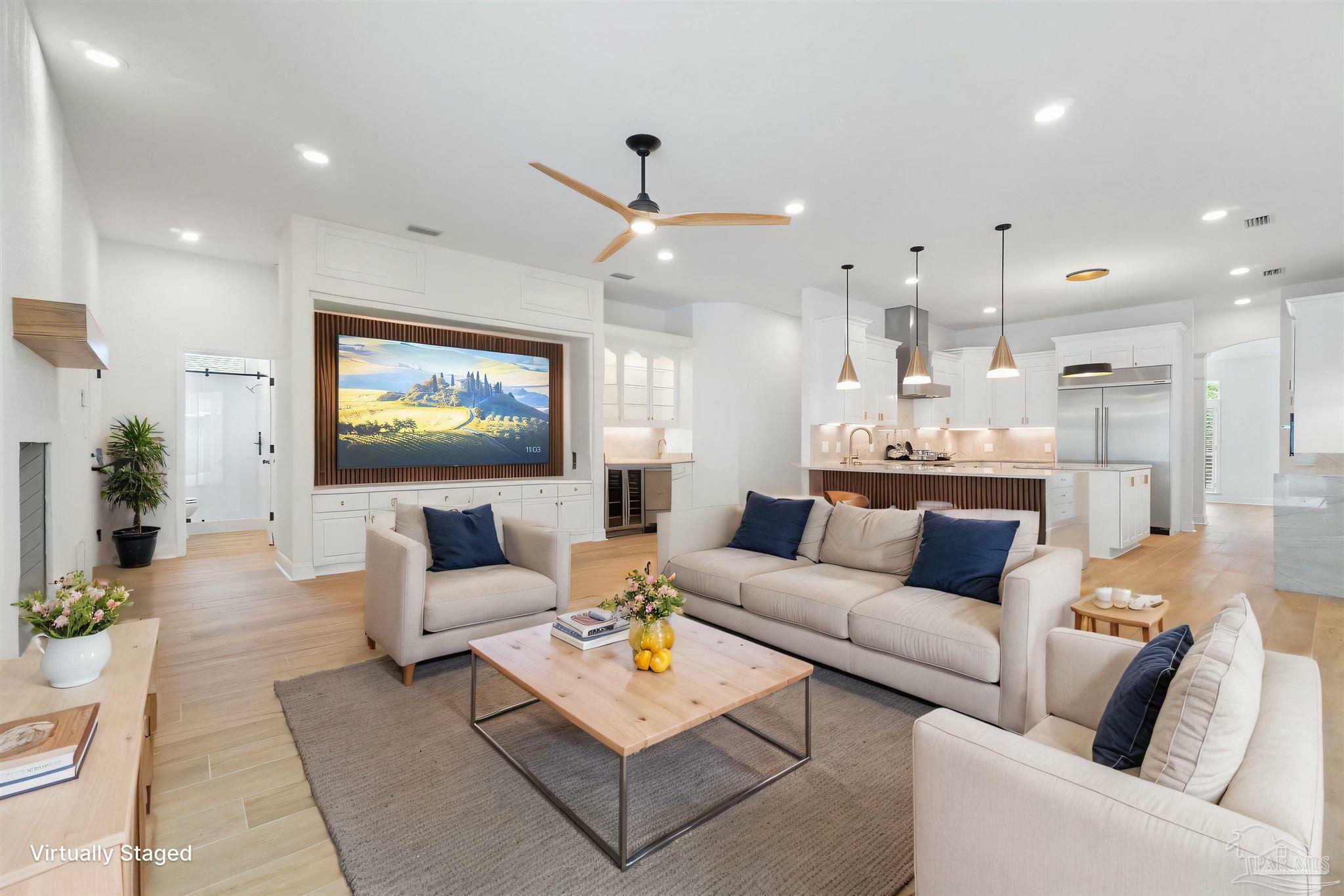 Property Photo: 3440 Oakmont Dr FL 32503