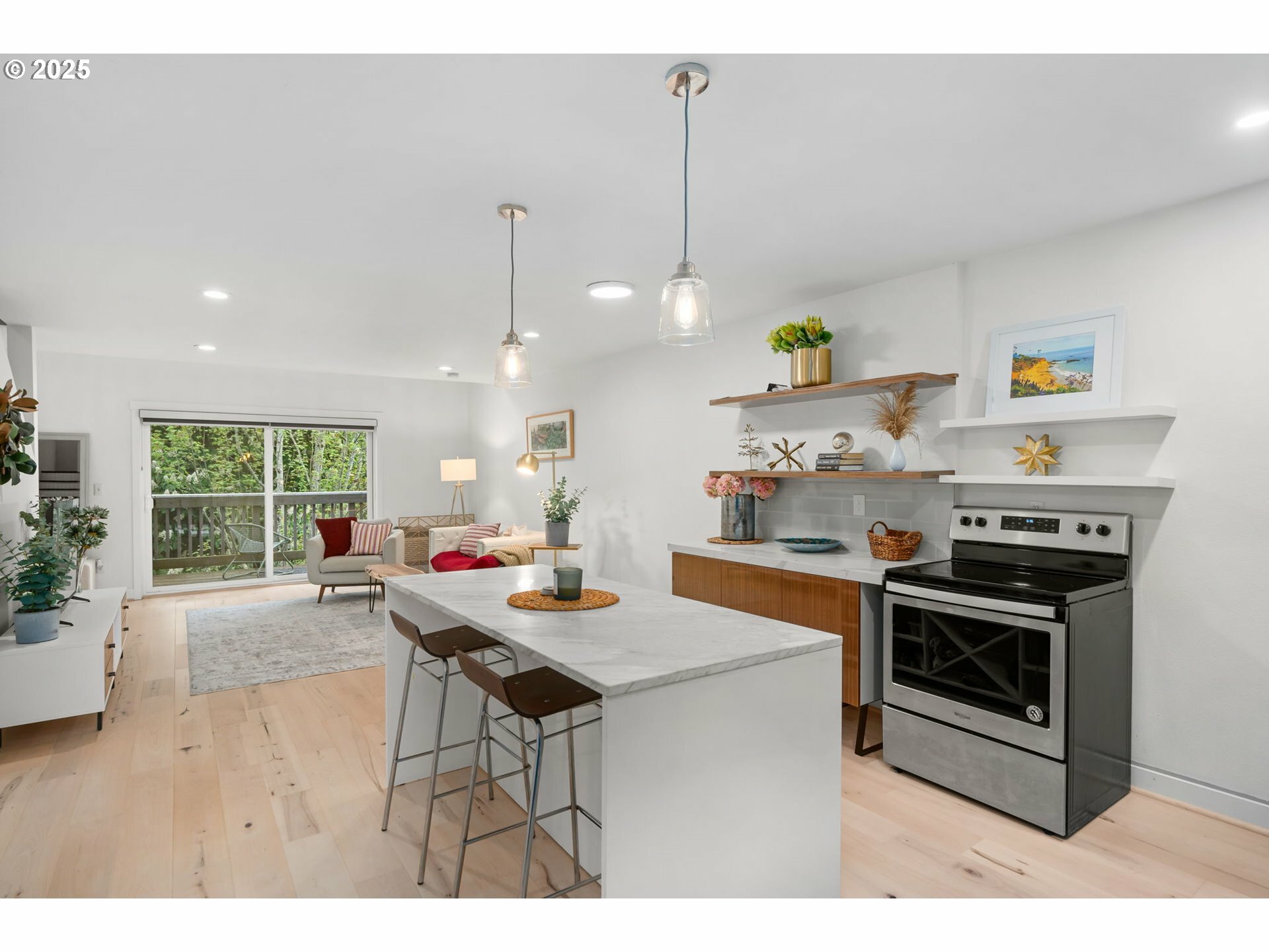 Property Photo: 4640 Lower Dr OR 97035