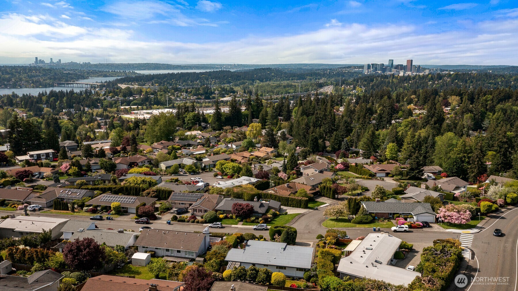 Property Photo: 13445 SE 43rd Street WA 98006