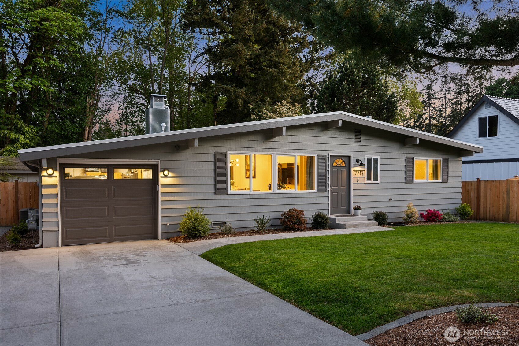 7717 NE 142nd Pl  Kirkland WA 98034 photo