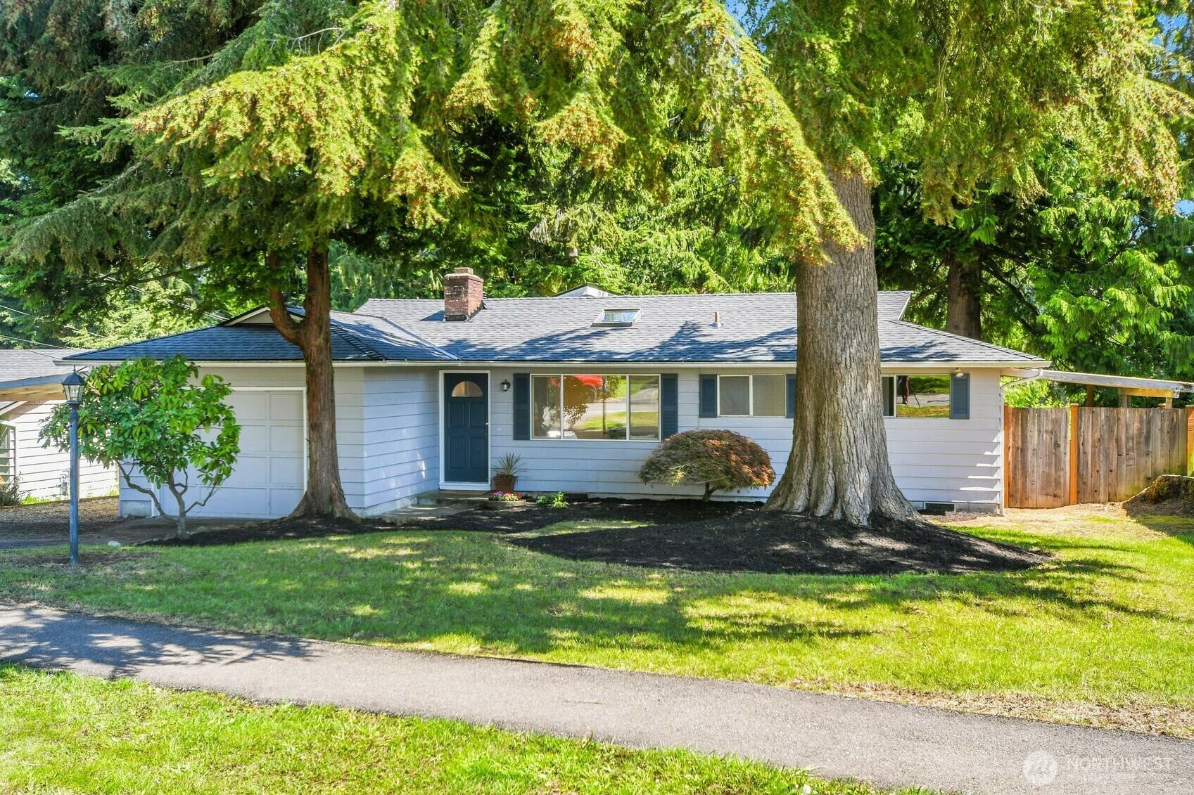 Property Photo: 15513 2nd Place W WA 98087