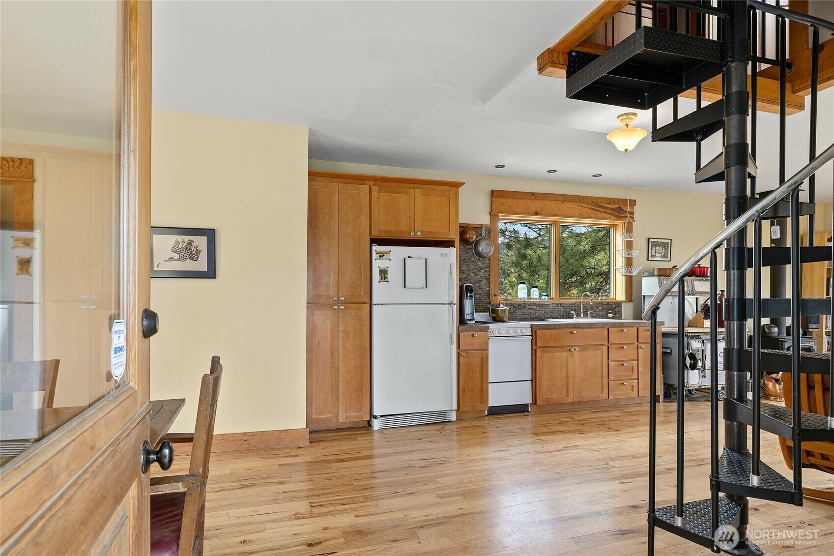 Property Photo: 407 S 3rd Street WA 98941