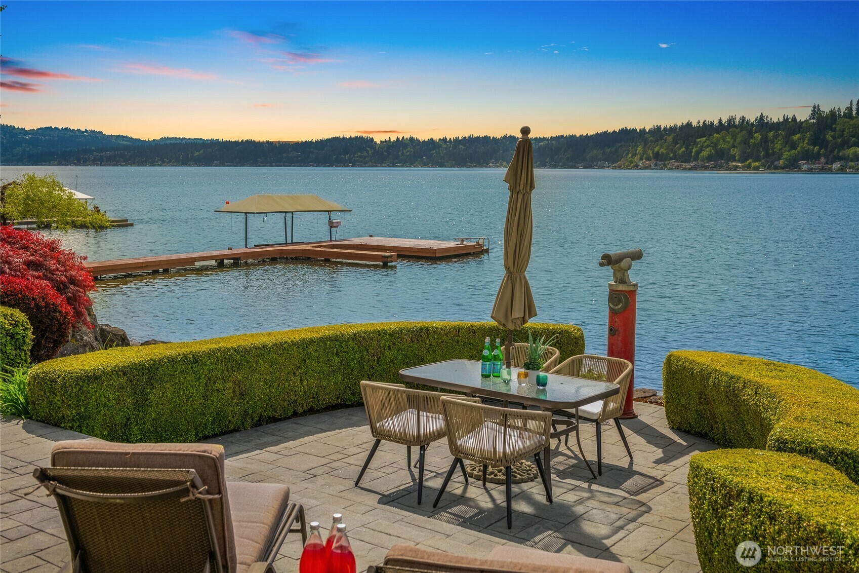 Property Photo: 1815 E Lake Sammamish Pkwy NE WA 98074