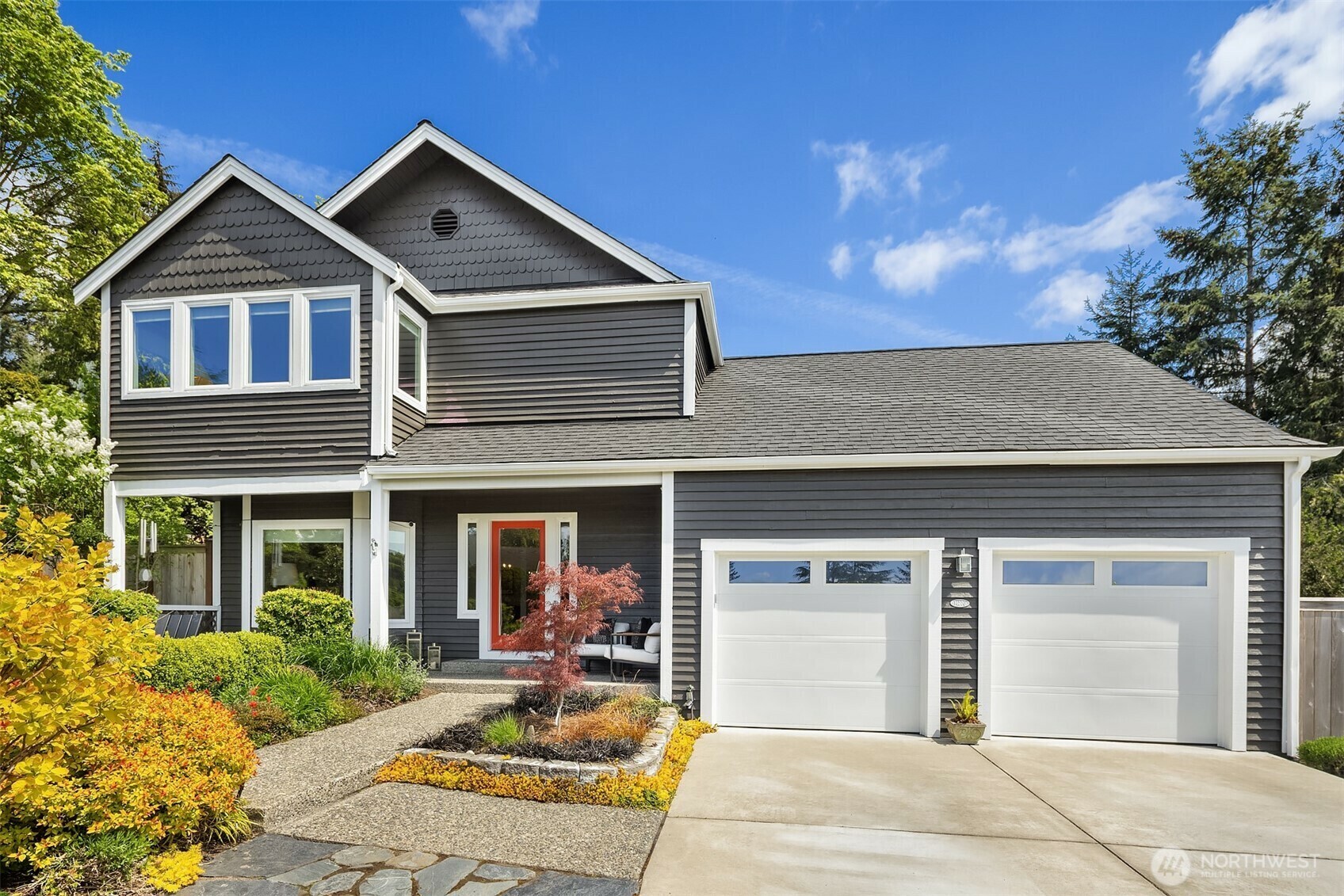 Property Photo: 14770 SE 63rd Place WA 98006