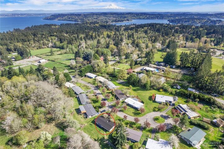 9918 SW 206th Court N  Vashon WA 98070 photo