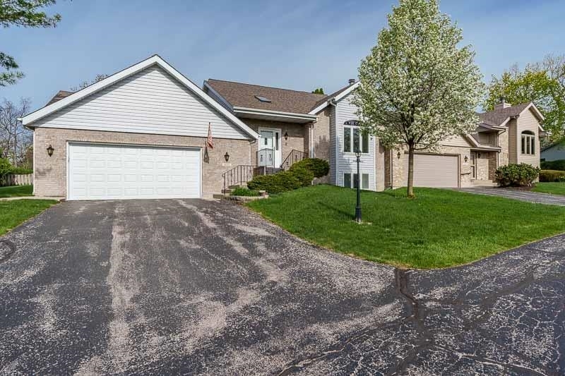 422 Village Wood Ln  Rockton IL 61072 photo