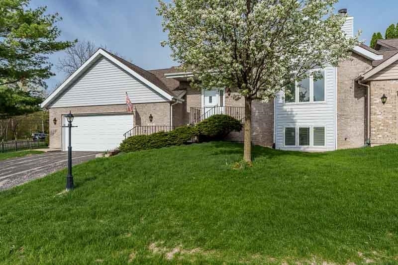 422 Village Wood Ln  Rockton IL 61072 photo