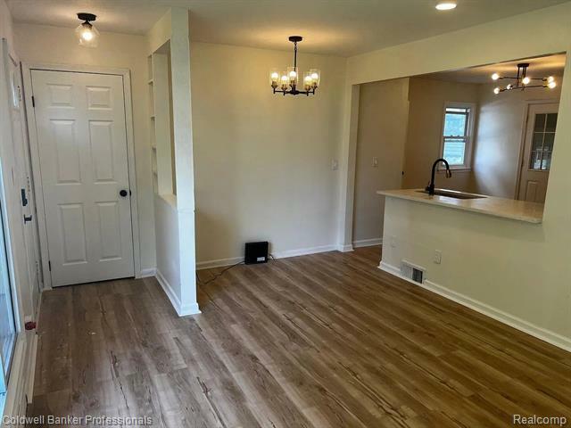 Property Photo: 28915 Balmoral Street MI 48135