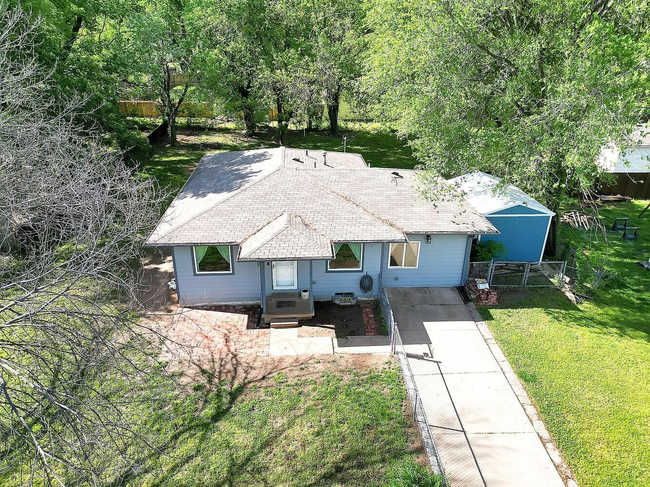 Property Photo: 515 E Franklin KS 67110