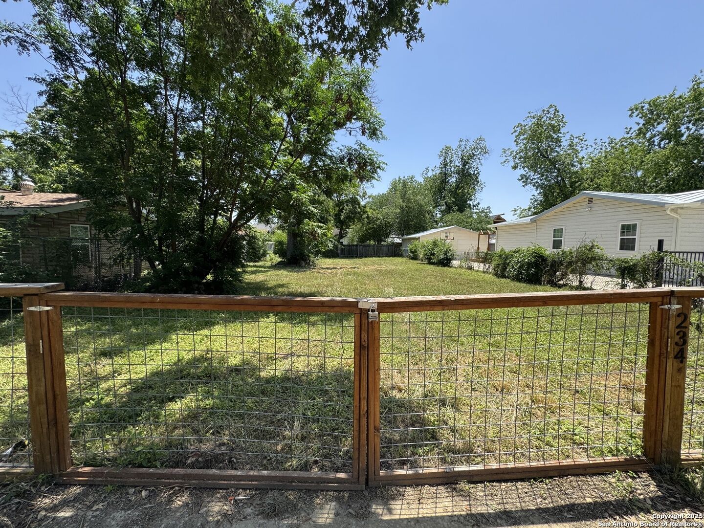 Property Photo: 234 Russell TX 78212