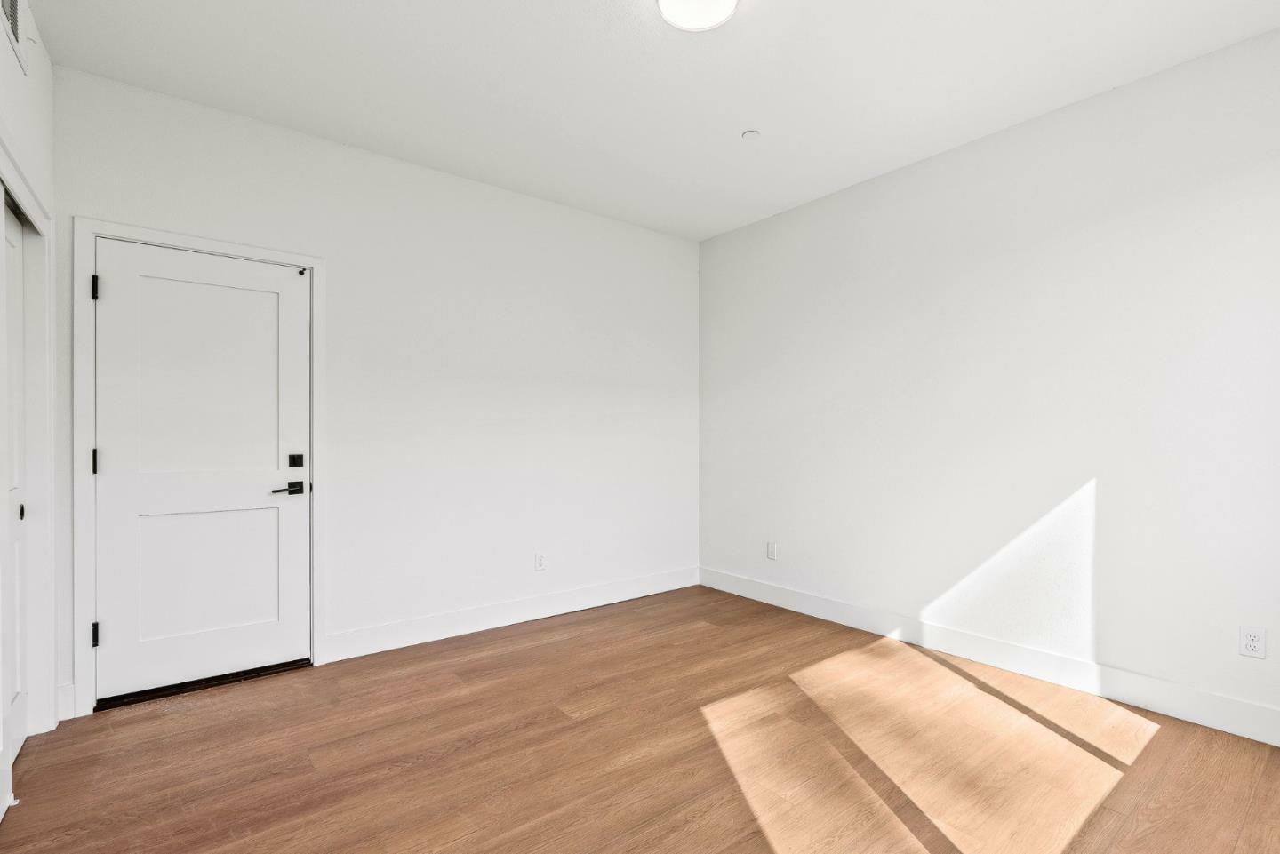 Property Photo: 931 Woodside Road CA 94061