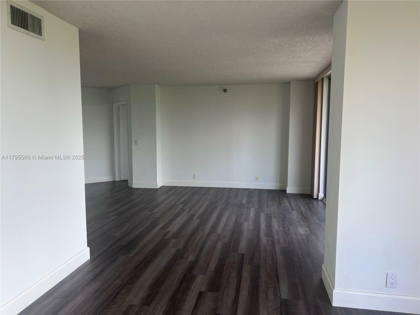Property Photo: 3400 NE 192nd St 504 FL 33180