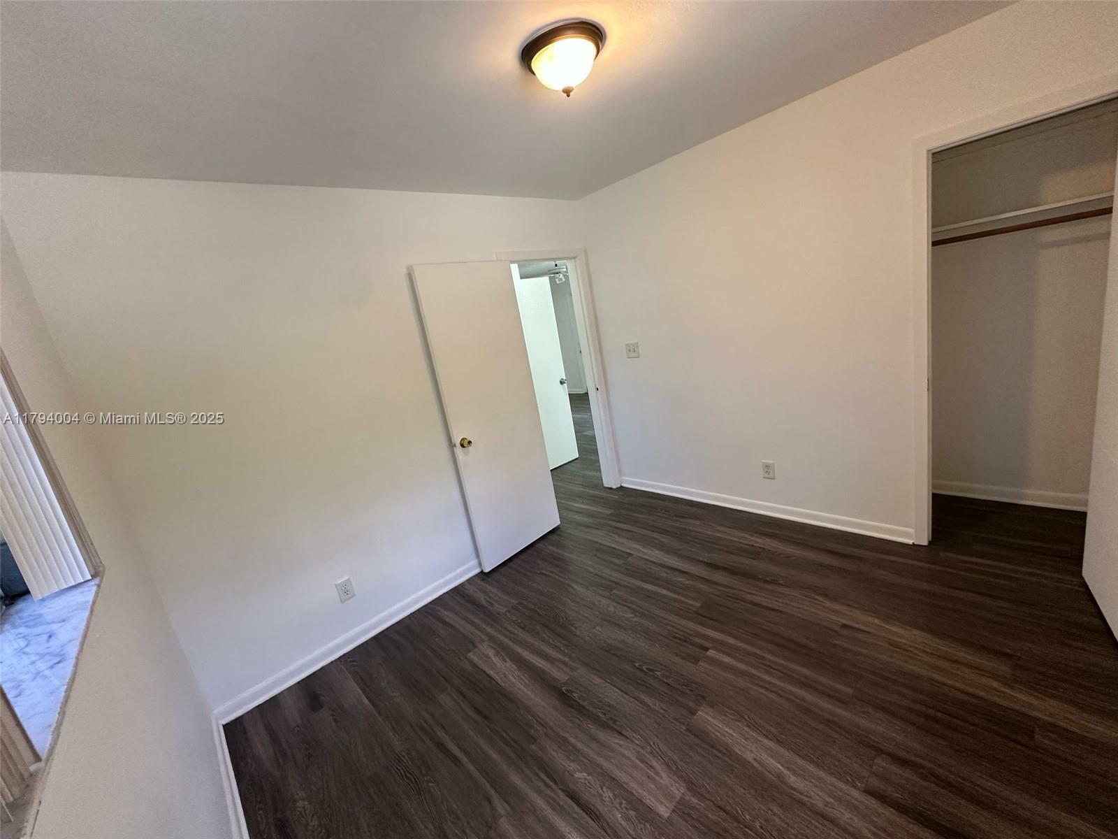 Property Photo: 844 NW 18th Ave FL 33311