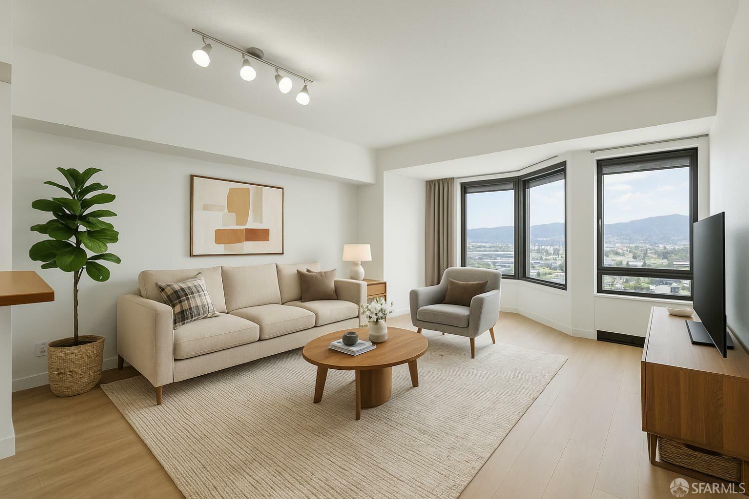 Property Photo: 6363 Christie Avenue 1823 CA 94608