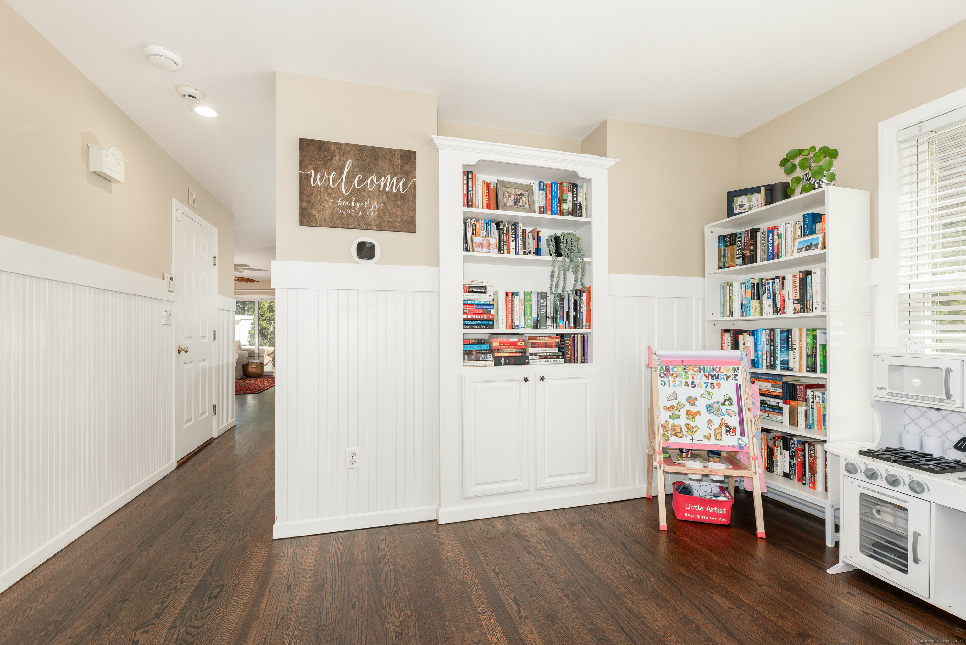 Property Photo: 39 Wildemere Avenue CT 06460