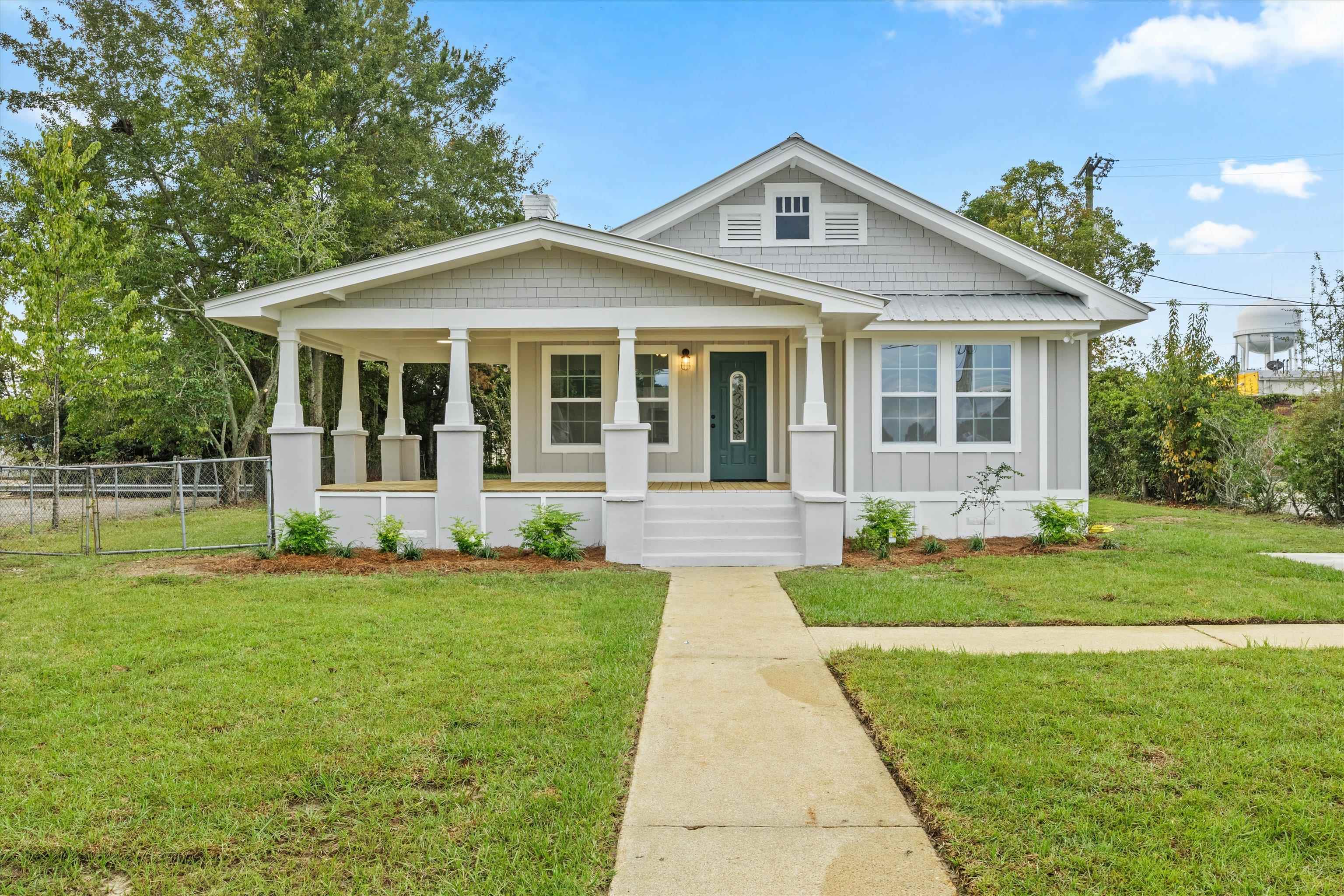 1127 W Washington Street  Quincy FL 32351-2338 photo