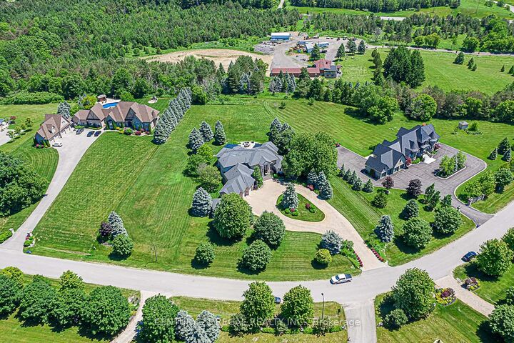 Property Photo: 16 Lake Woods Drive ON L4A 1P9
