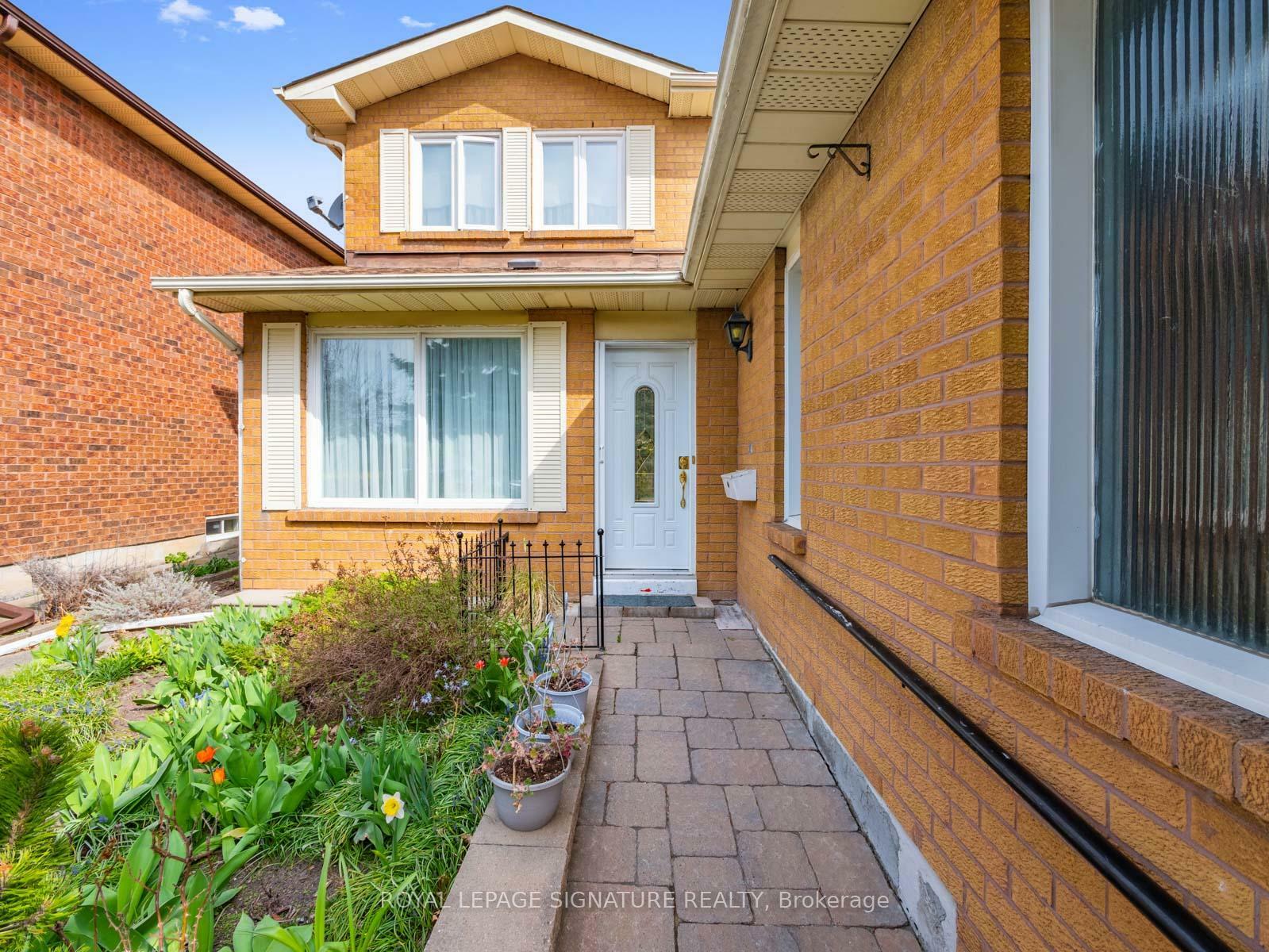Property Photo: 358 Weldrick Road E ON L4C 8L1