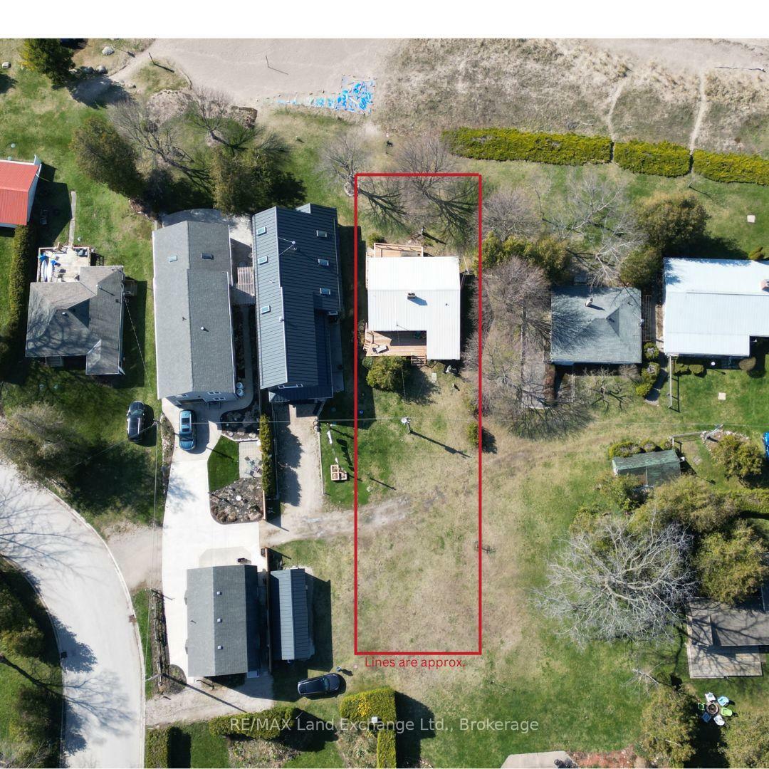 Property Photo:  805 Leonard Court  ON N2Z 2X3 