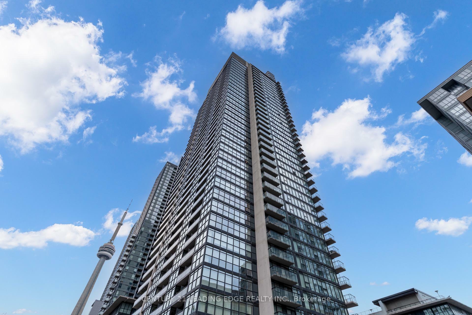 Photo de la propriété: 25 Capreol Court 3206 ON M5V 3Z7