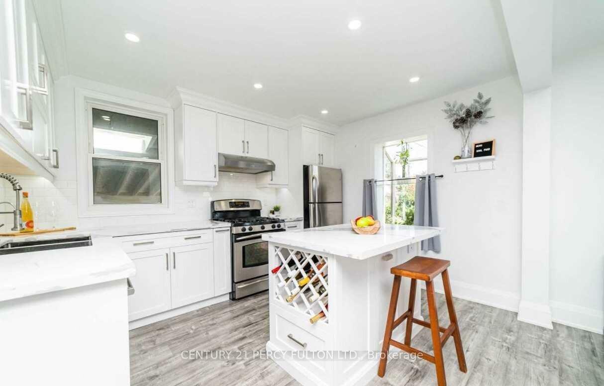 Property Photo: 18 Flempton Crescent ON M1K 3B4