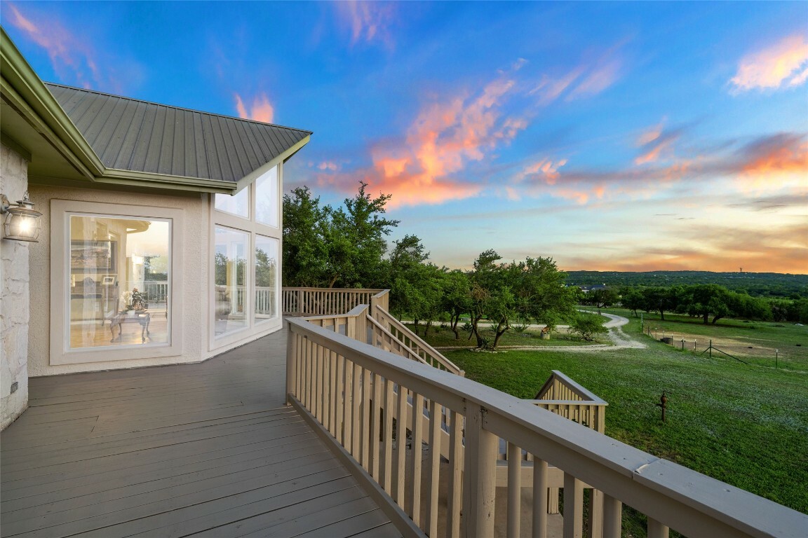 Property Photo: 2400 Fitzhugh Road Fitzhugh Road Road TX 78630