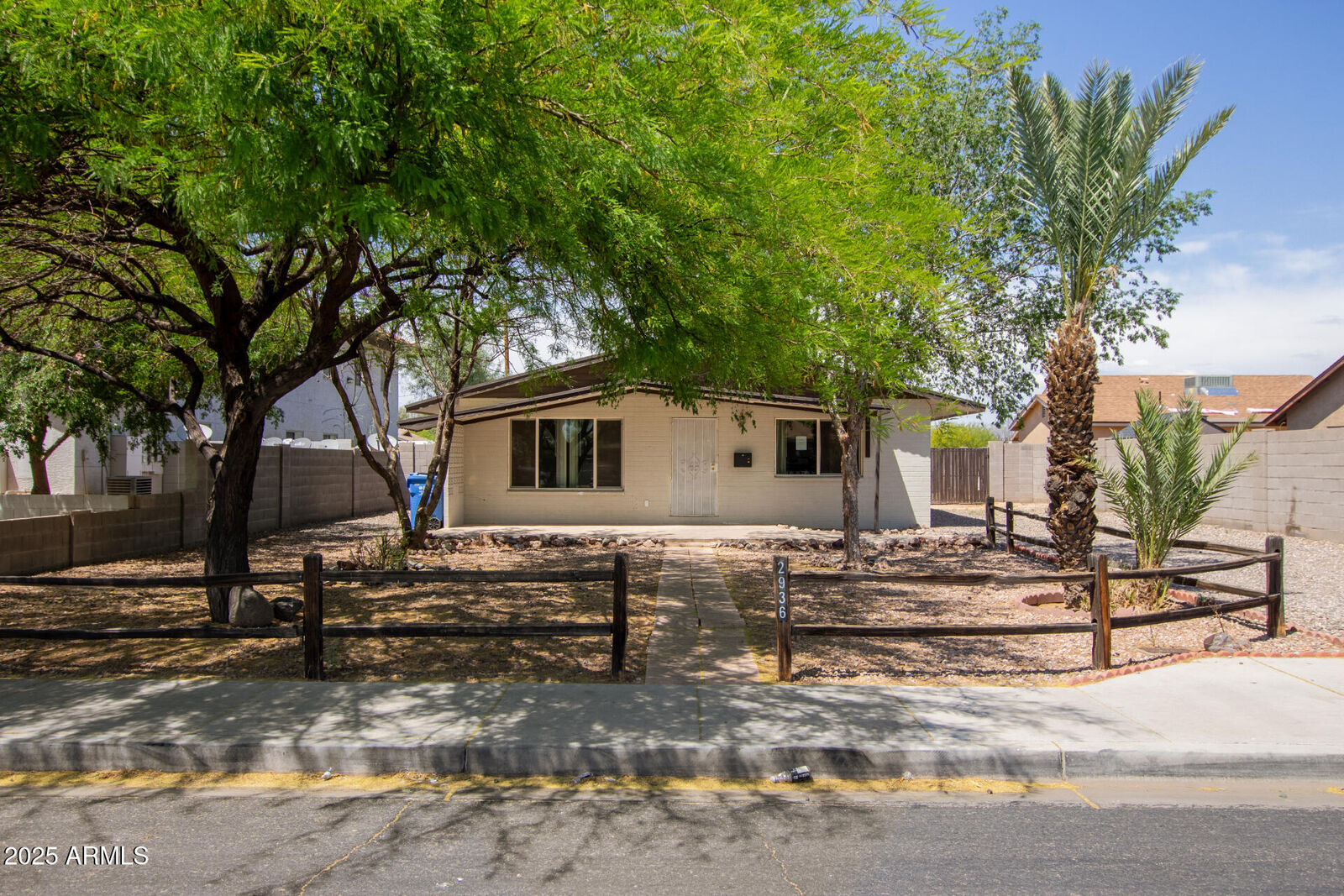 Property Photo: 2936 E Beck Lane AZ 85032