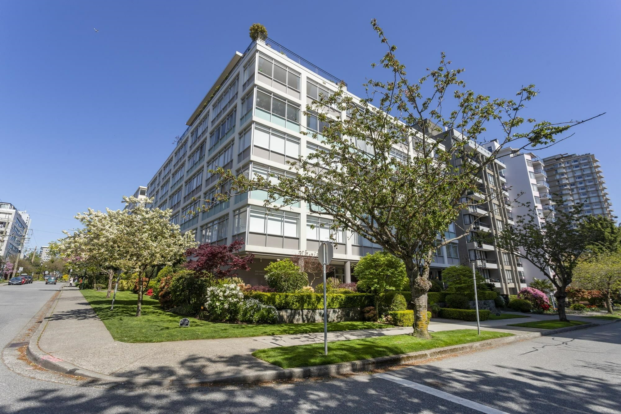 Property Photo:  1975 Pendrell Street 404  BC V6G 1T6 