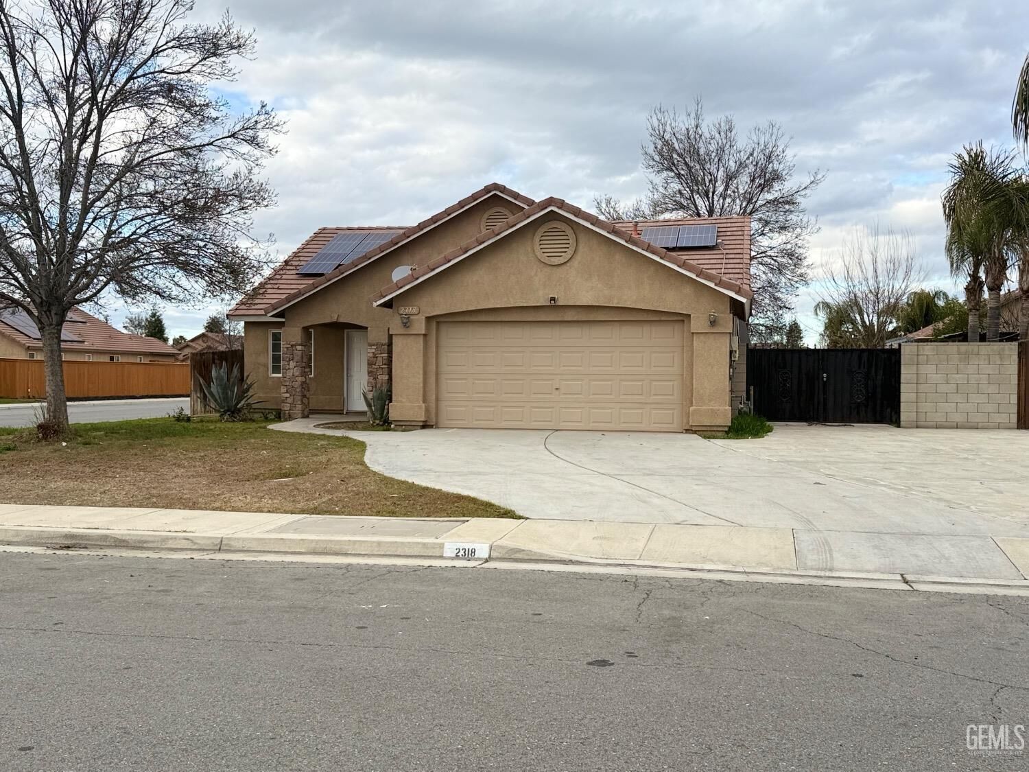 Property Photo: 2318 Viso Way CA 93313