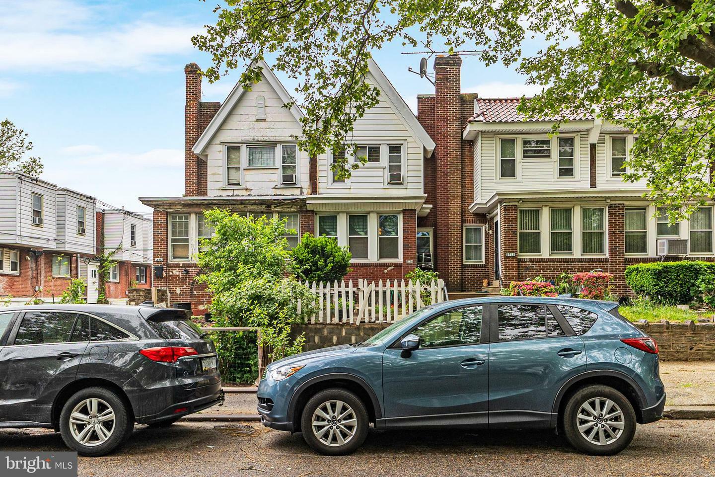 Property Photo: 5716 N Front Street PA 19120