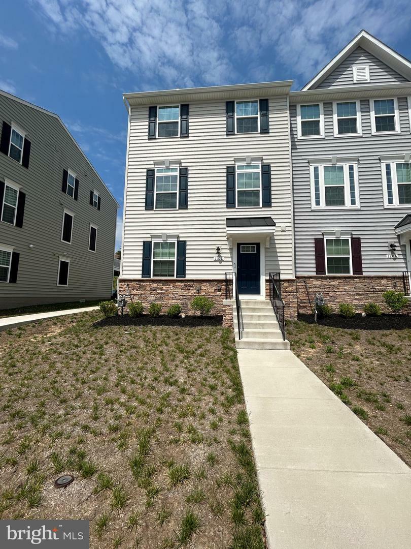 Property Photo: 1108 Dovetail Circle VA 22401