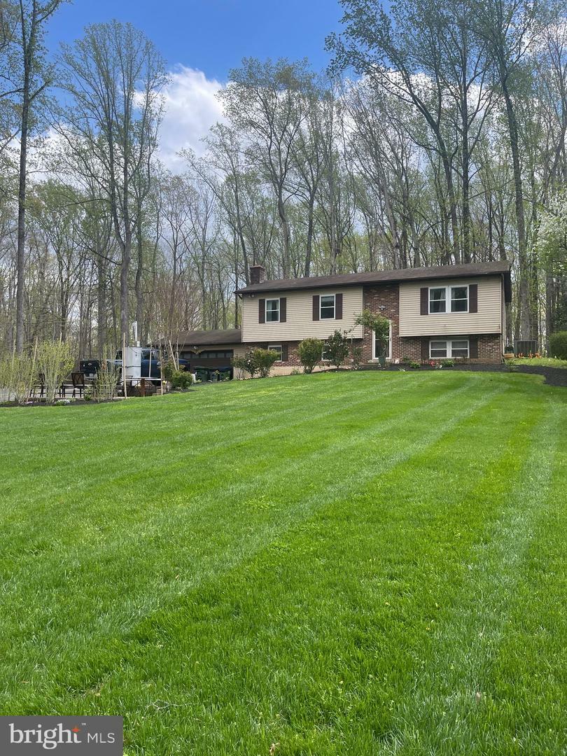 Property Photo: 8807 Doug Drive VA 20181