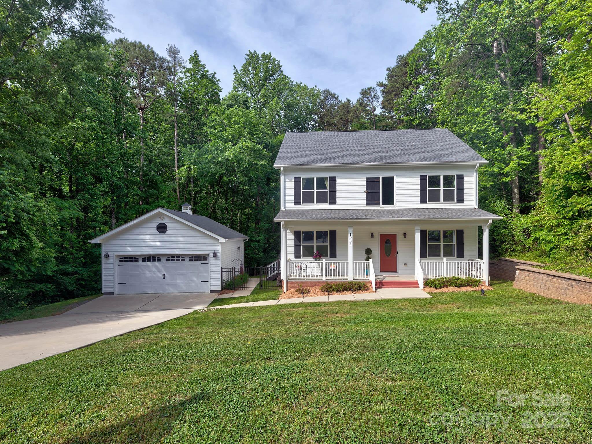 Property Photo: 1904 Lark Lane NC 28164