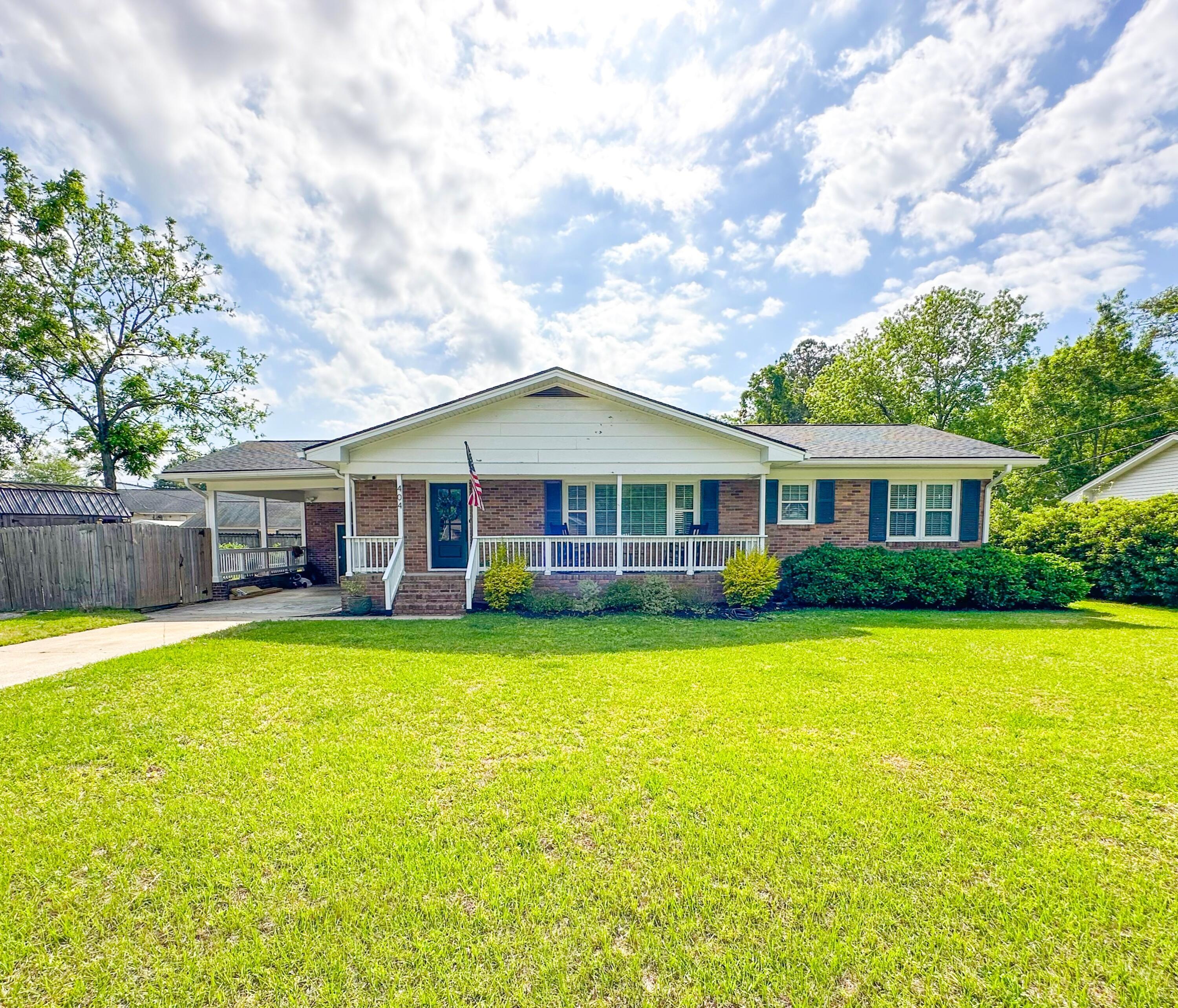 Property Photo: 404 Rose Lane SC 29485