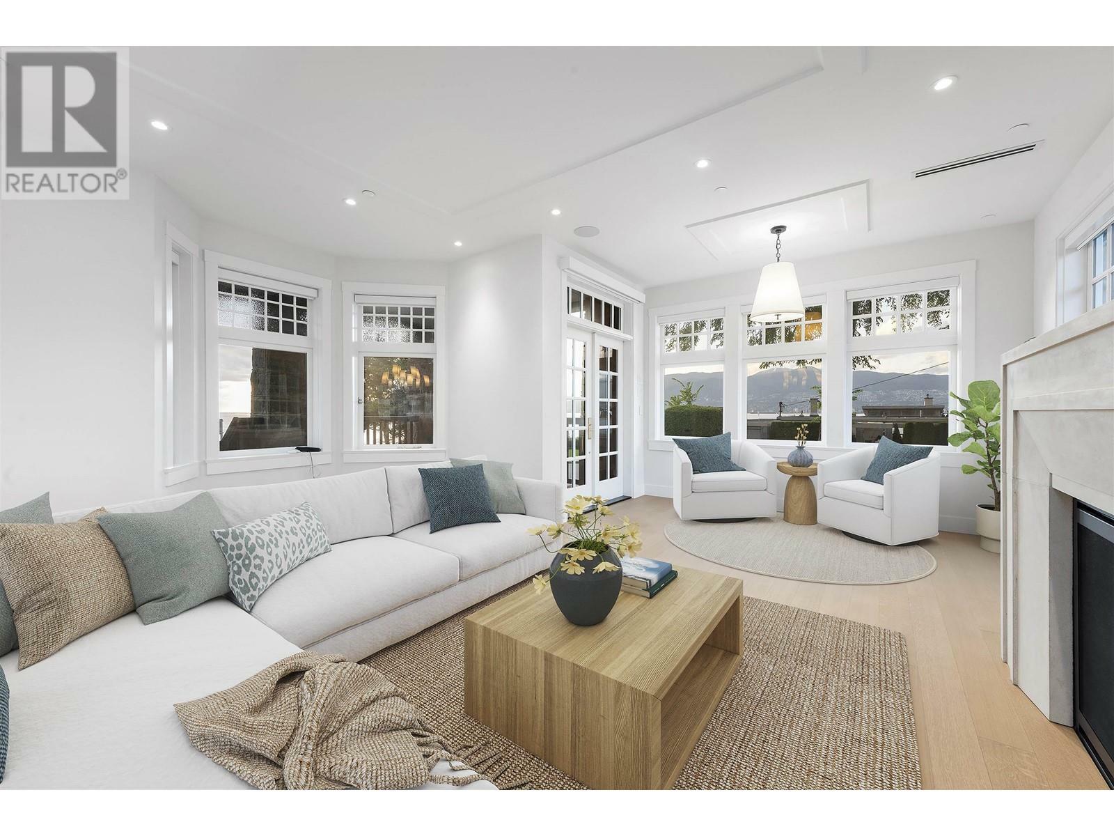 Photo de la propriété:  1428 Trafalgar Street  BC V6K 3R3 