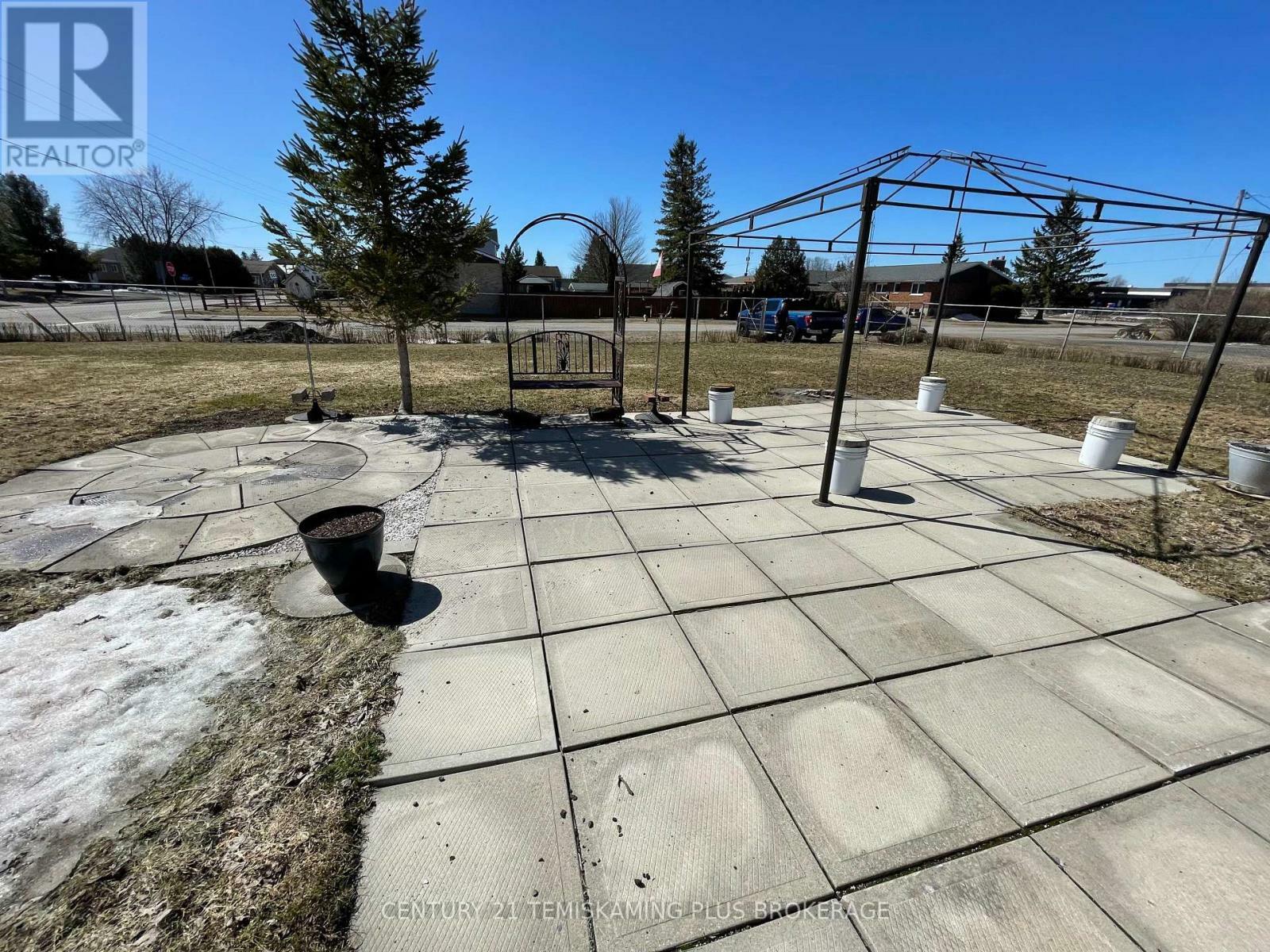 Property Photo: 40 & 44 Tenth Avenue North ON P0J 1E0