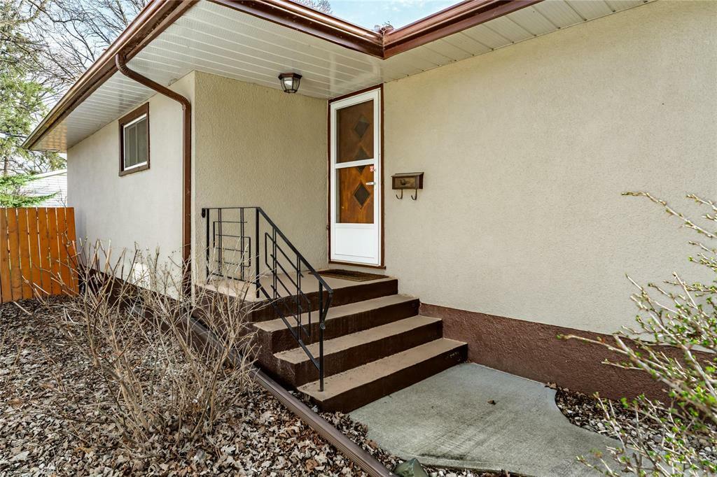 Property Photo: 76 Weaver Bay MB R2M 2G8