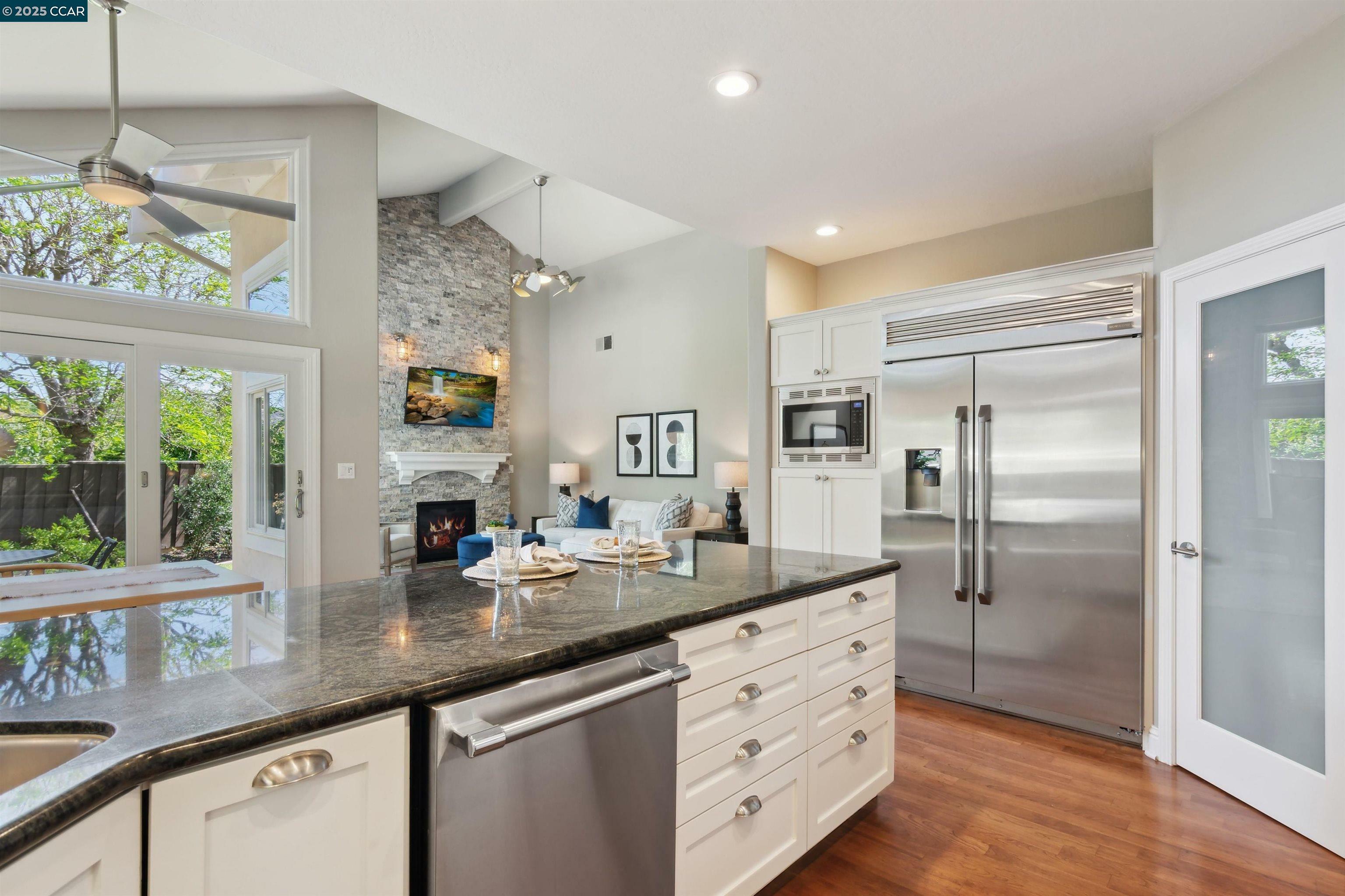 Property Photo: 665 Monaco Ct CA 94598