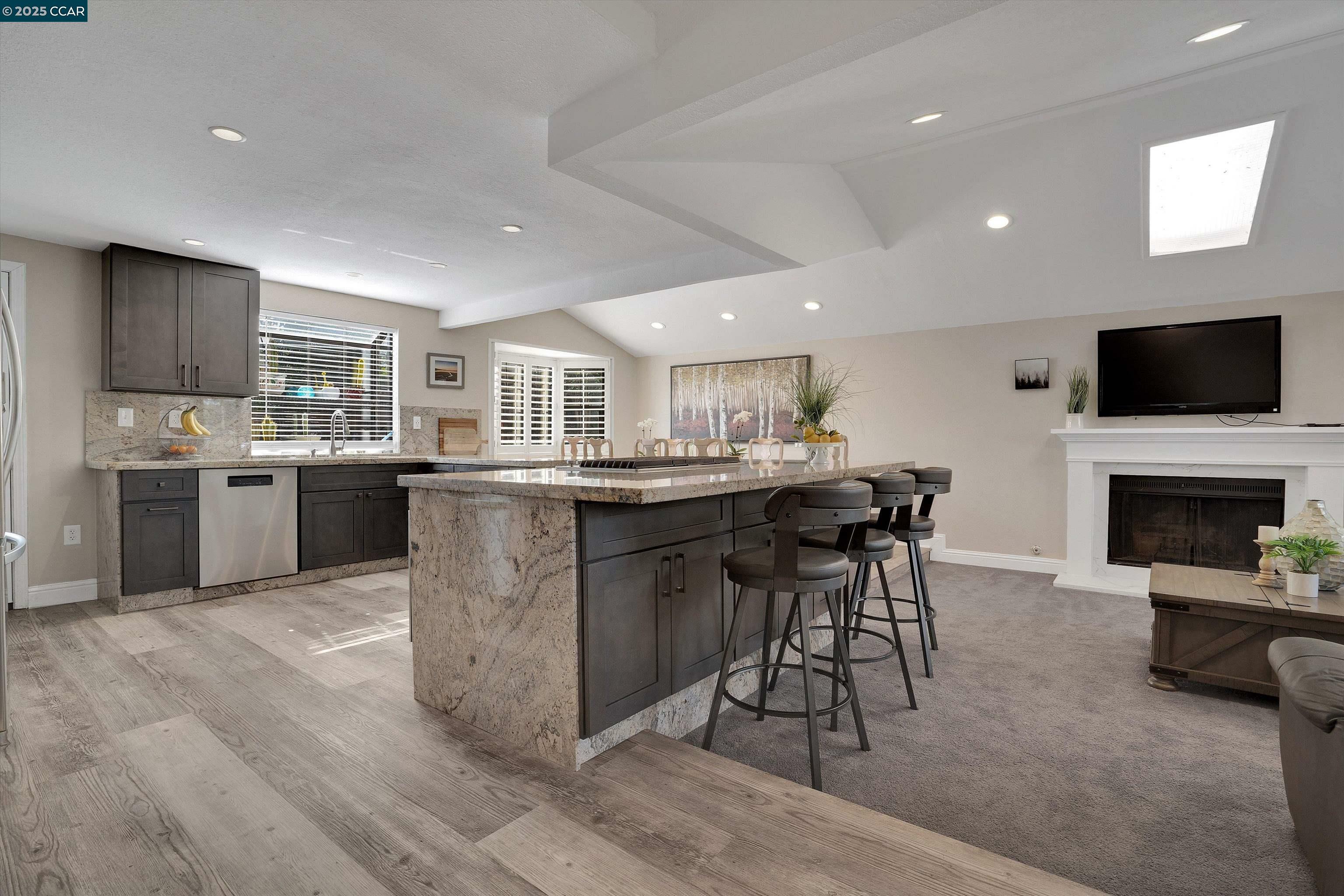 Property Photo: 1274 Maywood Ln CA 94553
