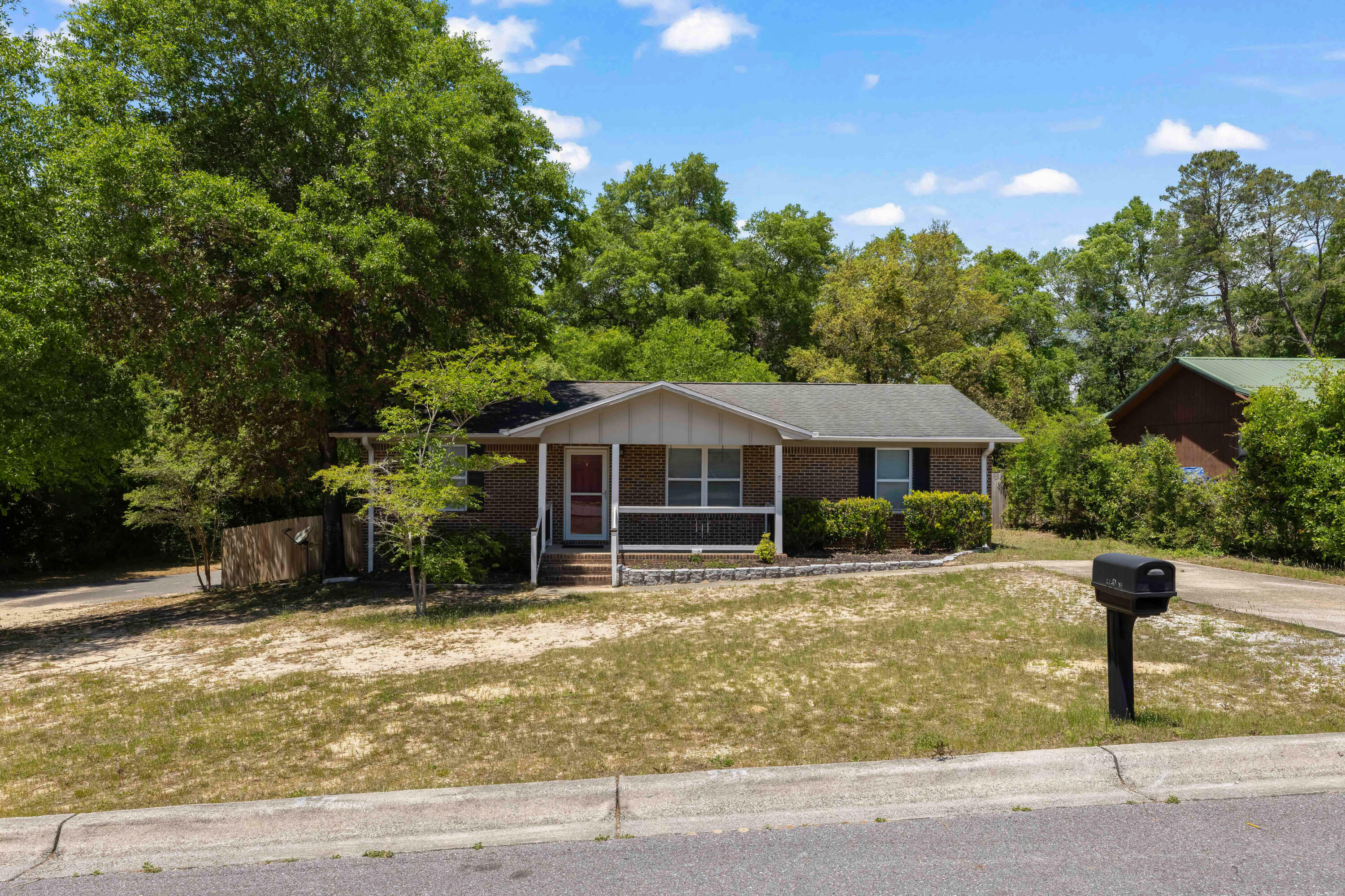 Property Photo: 412 Detroit Avenue FL 32580