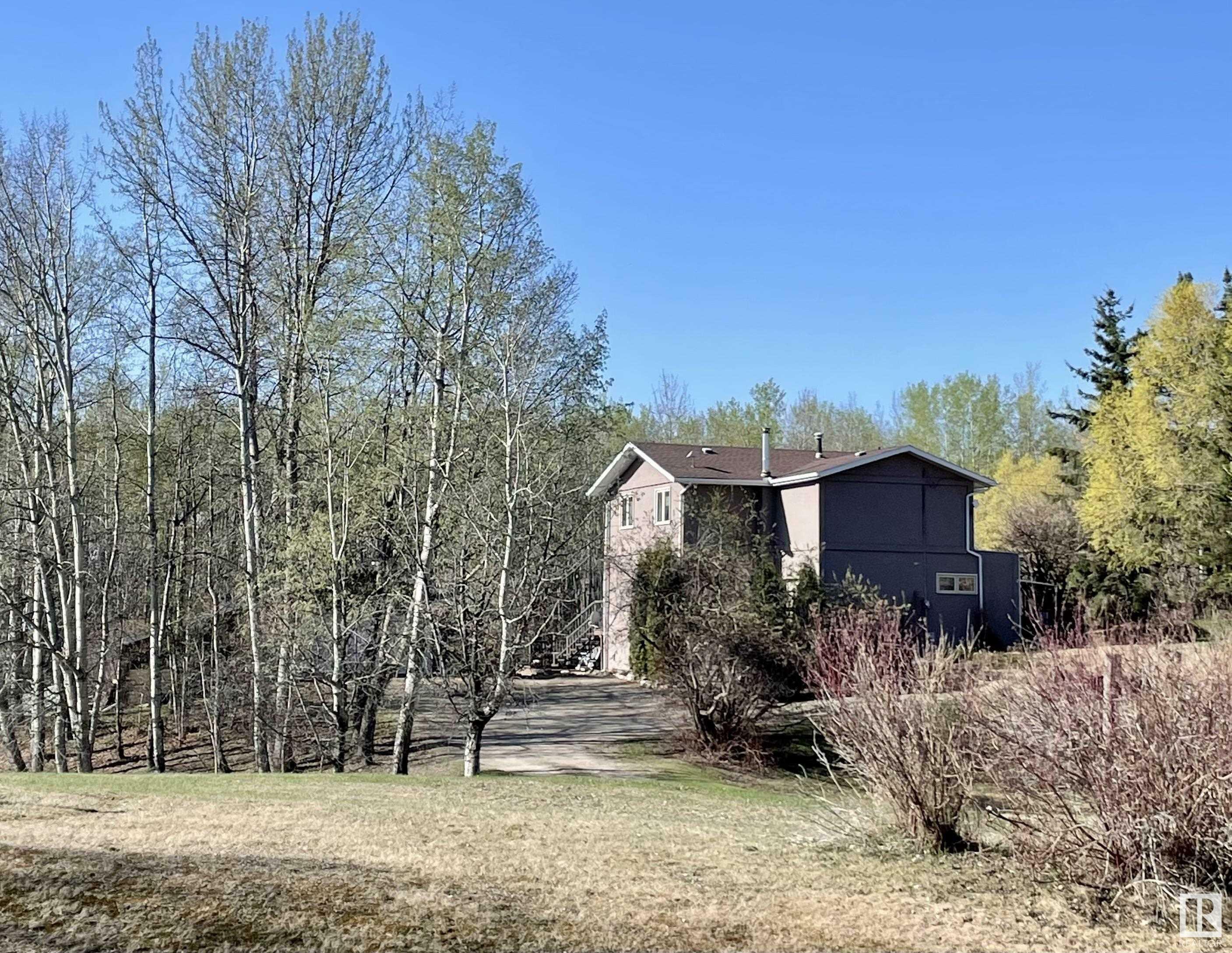 Property Photo: 1511 Parkland Drive 16 AB T7Y 2T6