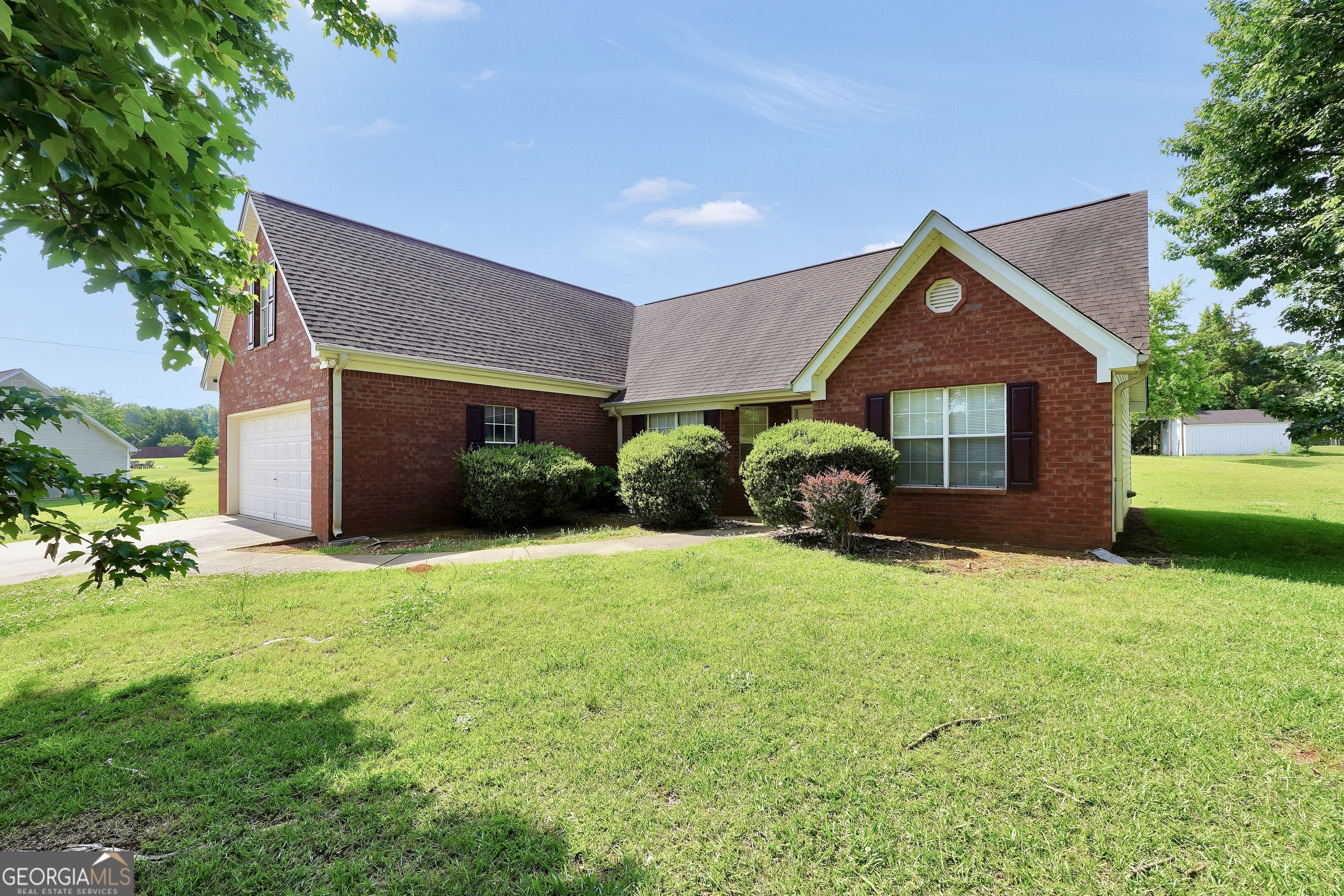 Property Photo: 502 Gallantry Trail GA 30252