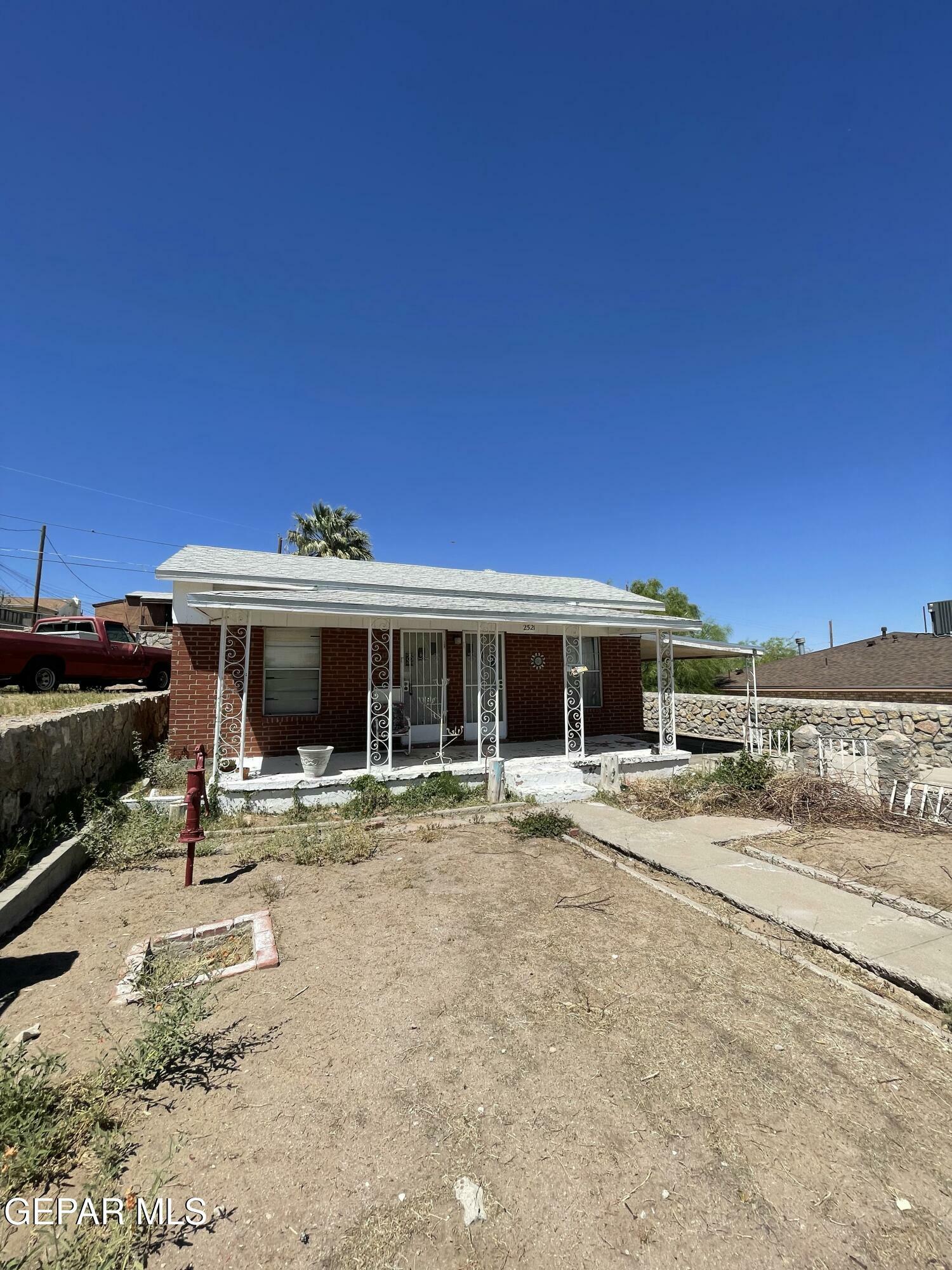 Property Photo: 2521 San Diego Avenue TX 79930
