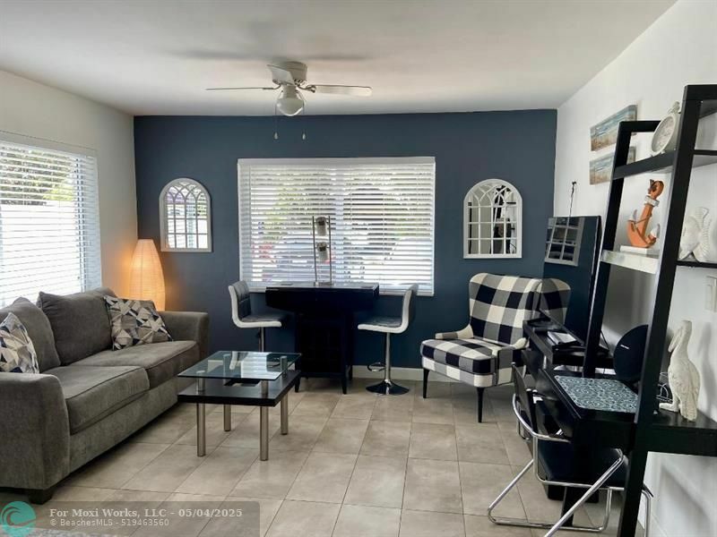 Property Photo: 1528 NE 32nd St A FL 33334