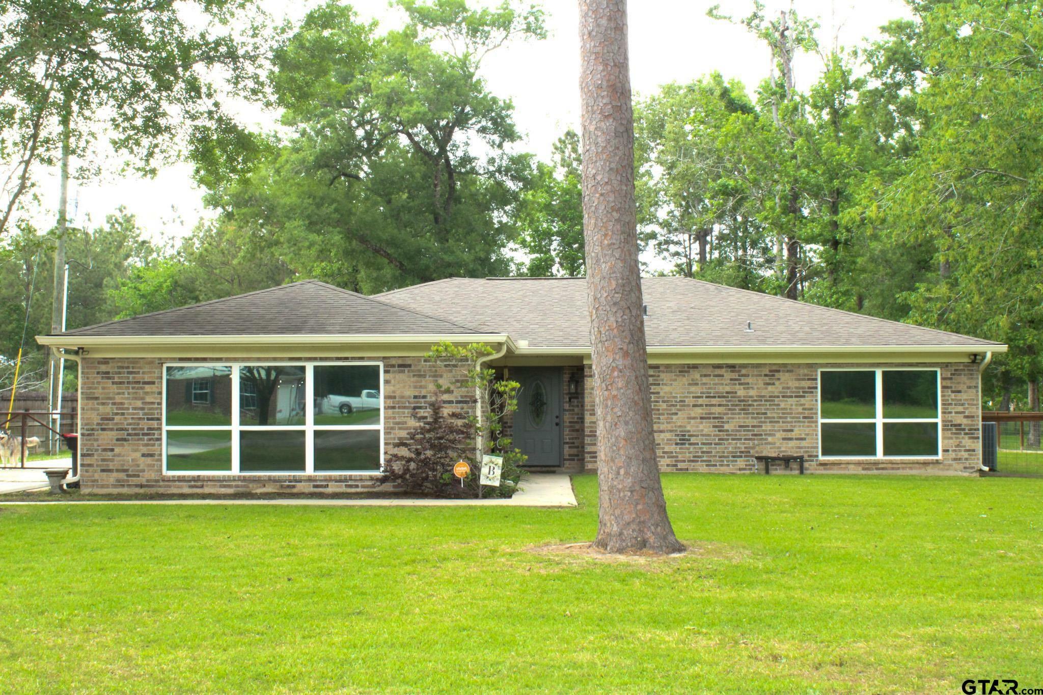 Property Photo: 446 Pinemont Dr TX 77659